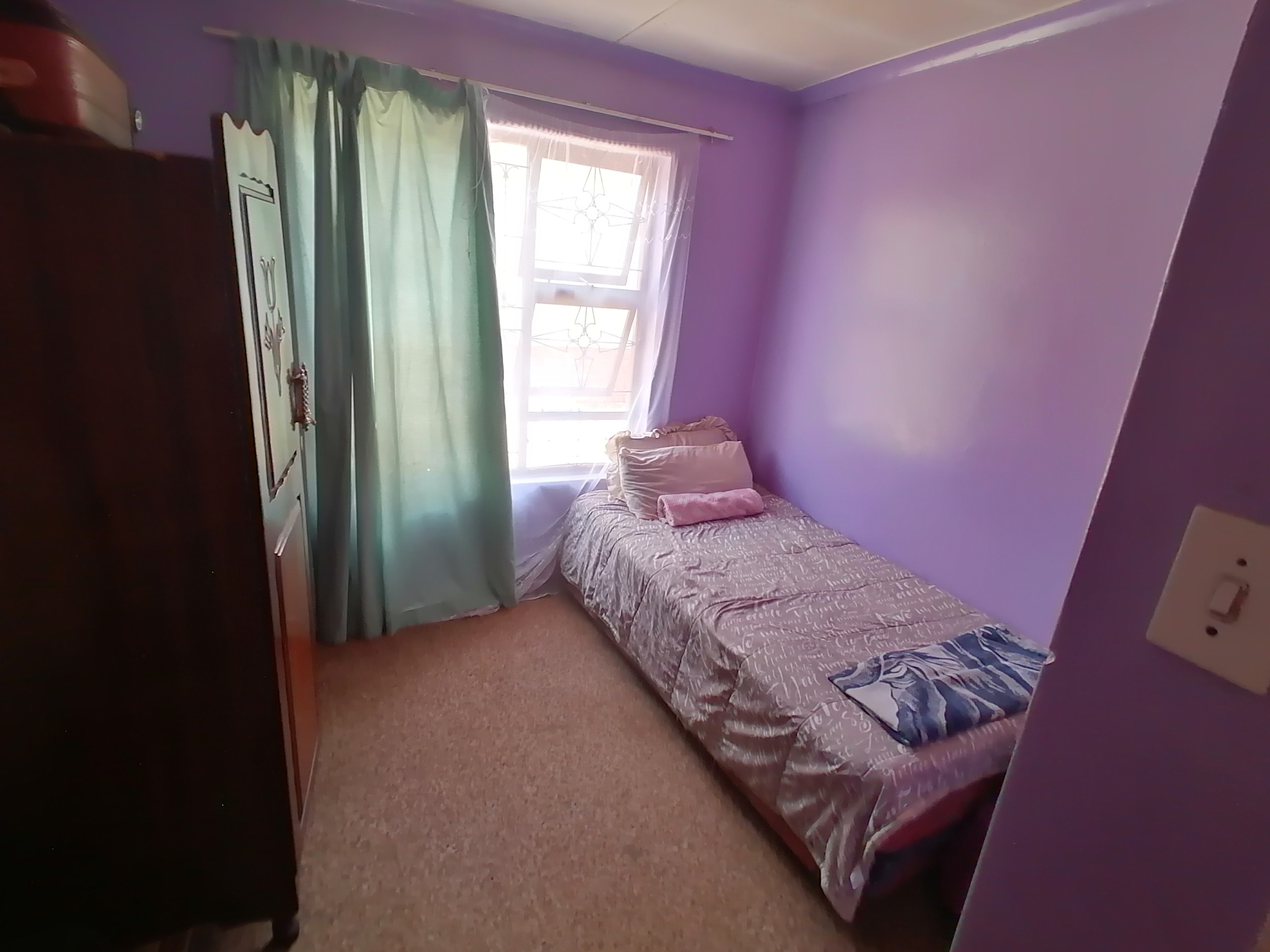 3 BEDROOM HOUSE & 3 BEDROOM GRANNY FLAT FOR SALE!