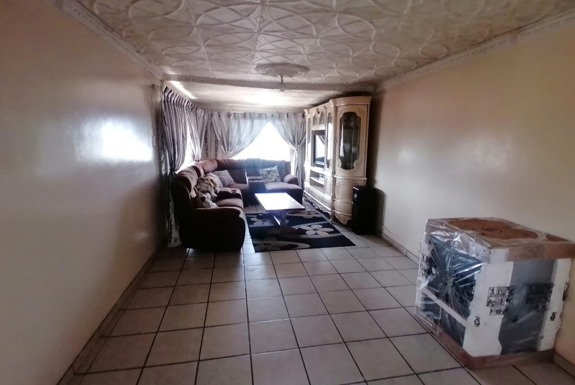 3 BEDROOM HOUSE & 3 BEDROOM GRANNY FLAT FOR SALE!