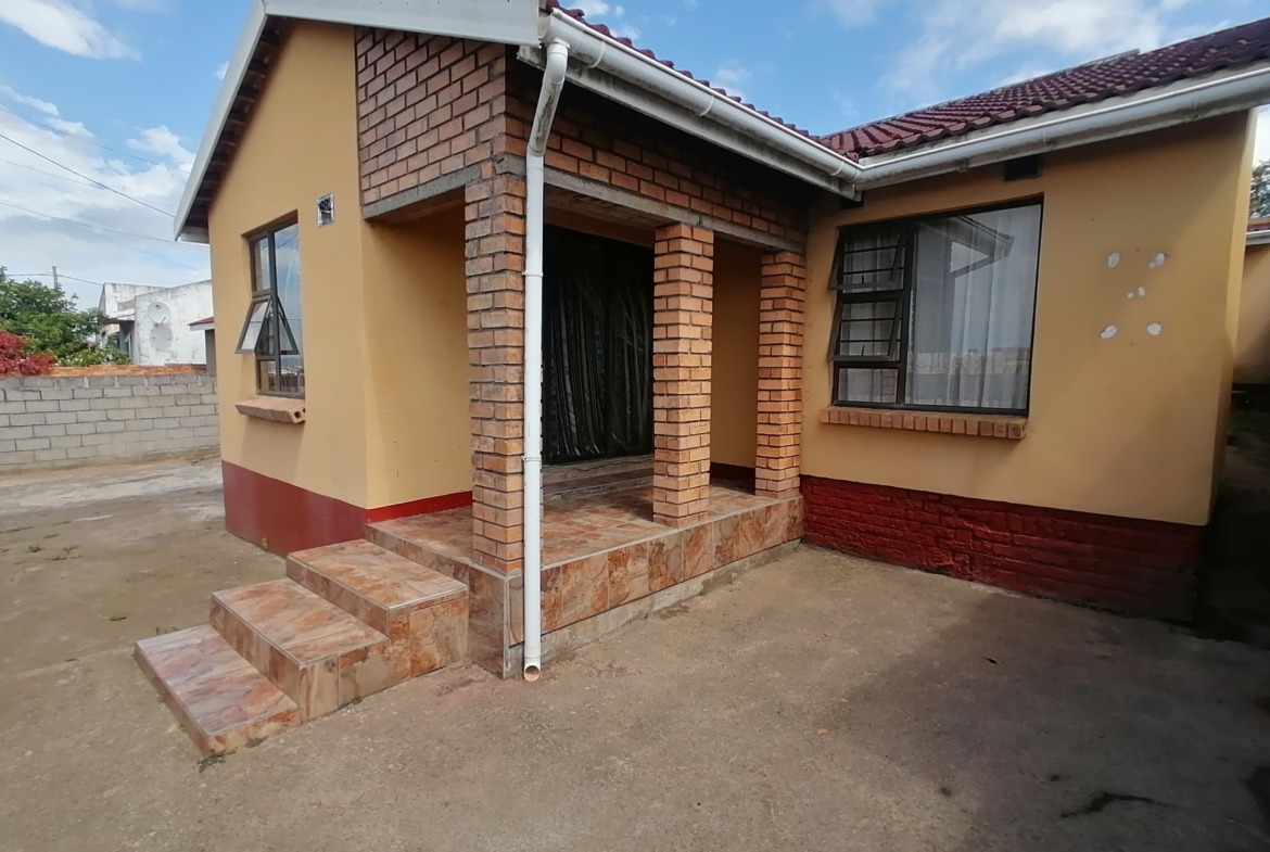 3 BEDROOM HOUSE & 3 BEDROOM GRANNY FLAT FOR SALE!