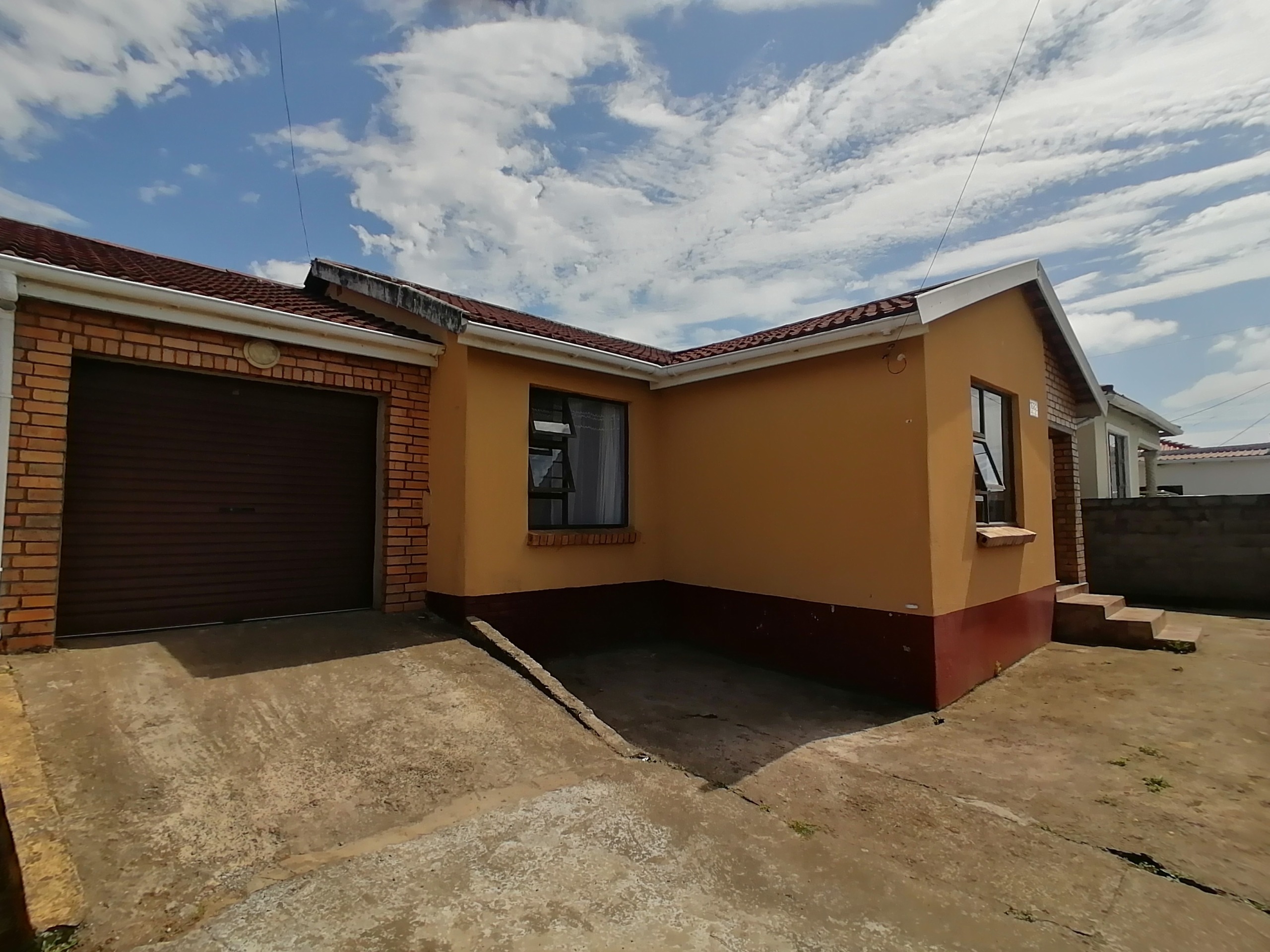 3 BEDROOM HOUSE & 3 BEDROOM GRANNY FLAT FOR SALE!