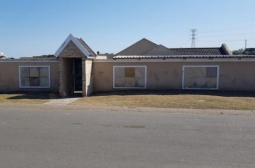 House For Sale in Buffalo Flats, East London