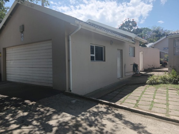 Charming Family Home with Granny Flat and Bachelor Apartment in Abbotsford For sale!