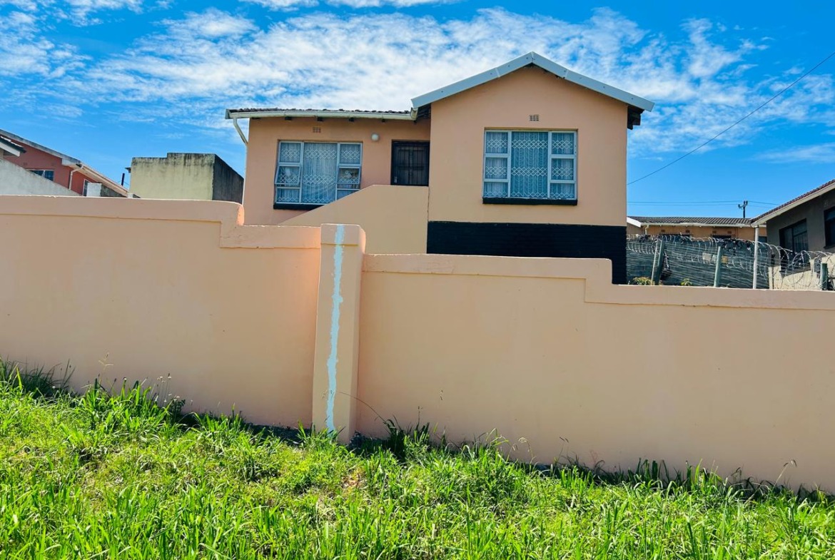 2 BEDROOM HOUSE IN NU17 MDANTSANE FOR SALE!