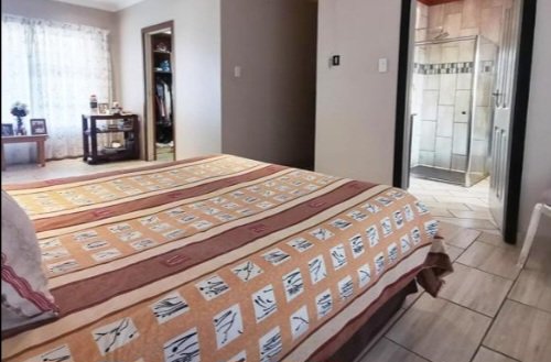 House For Sale in Buffalo Flats, East London