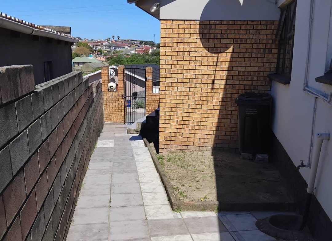 BEAUTIFUL 3 BEDROOM HOME WITH FLATLET