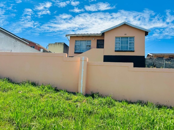 2 BEDROOM HOUSE IN NU17 MDANTSANE FOR SALE!