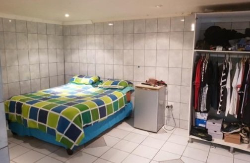 House For Sale in Buffalo Flats, East London