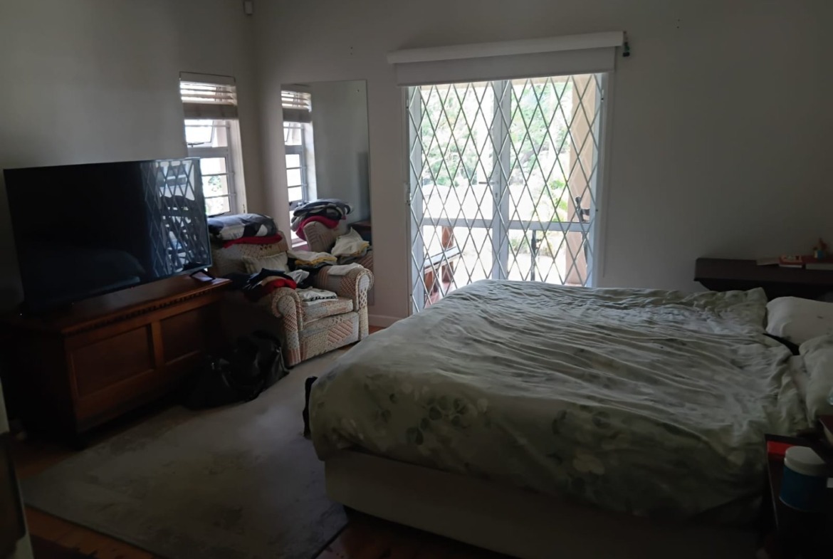 Charming Family Home with Granny Flat and Bachelor Apartment in Abbotsford For sale!