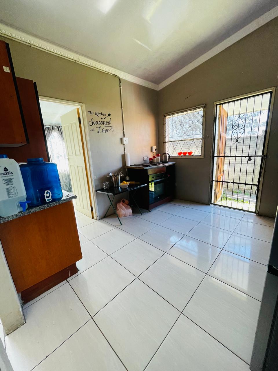 13 2 Bedroom House for Sale in Buffalo Flats
