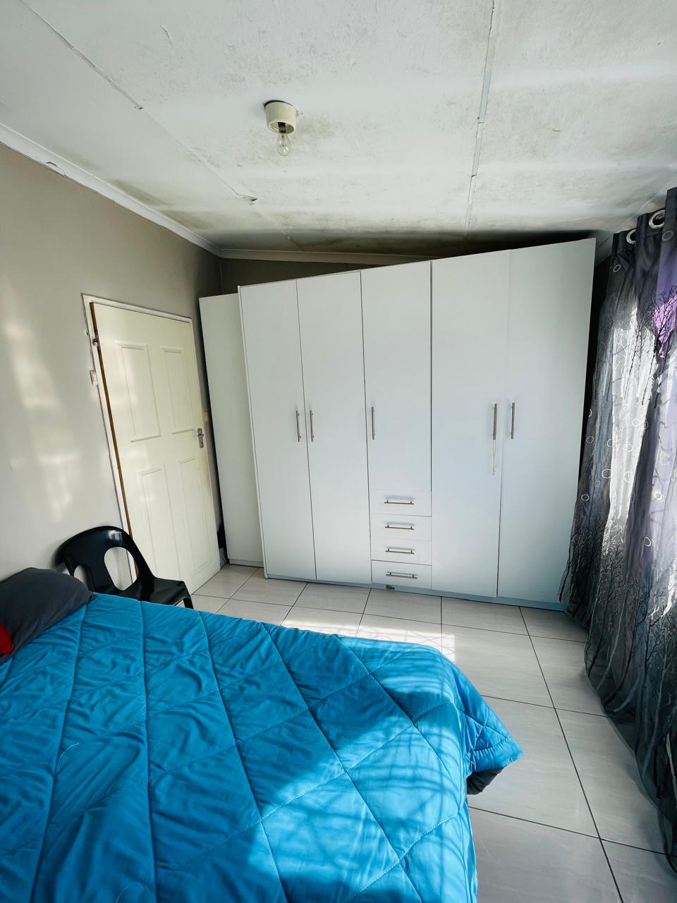 16 2 Bedroom House for Sale in Buffalo Flats