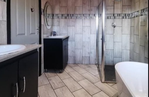 House For Sale in Buffalo Flats, East London