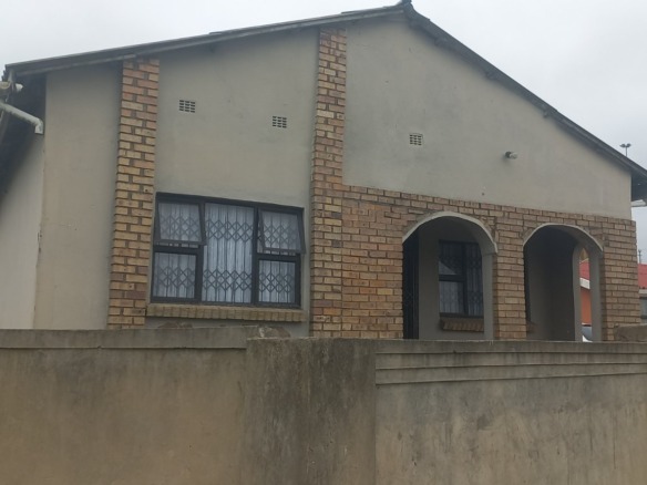 Secure & Spacious Family Living in a Prime Location