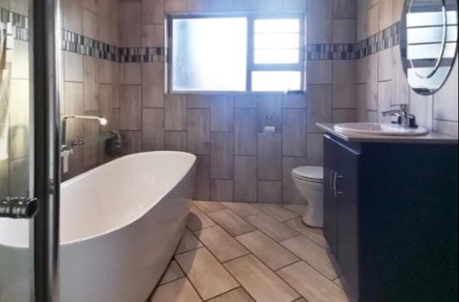 House For Sale in Buffalo Flats, East London