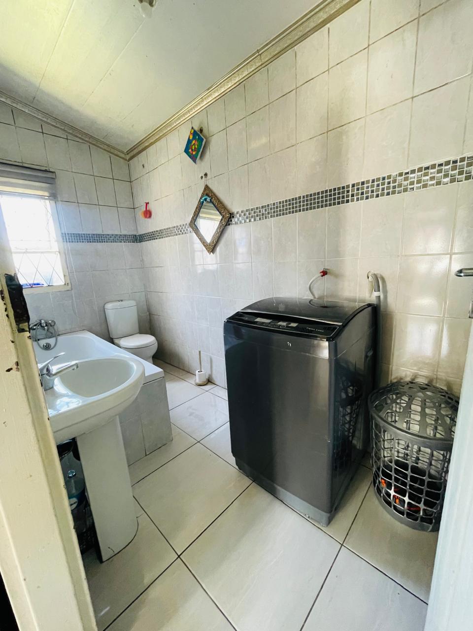 19 2 Bedroom House for Sale in Buffalo Flats
