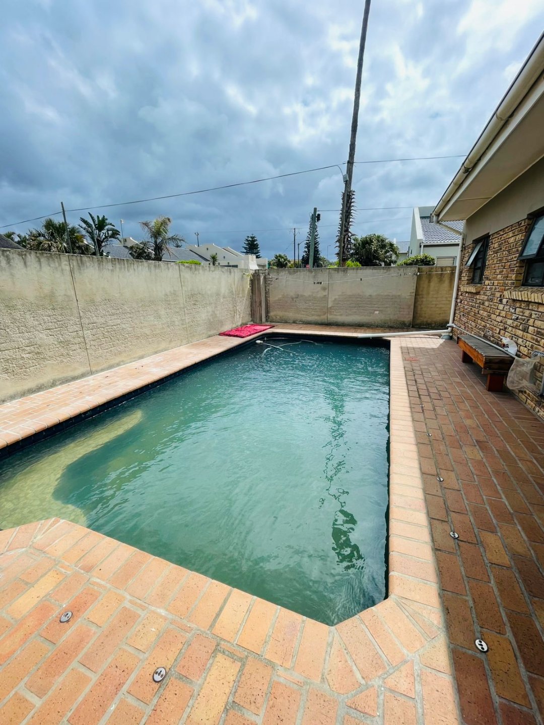 2 3 Bedroom House for Sale in Gonubie