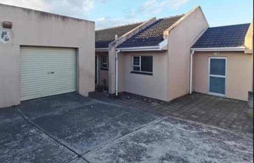 House For Sale in Buffalo Flats, East London