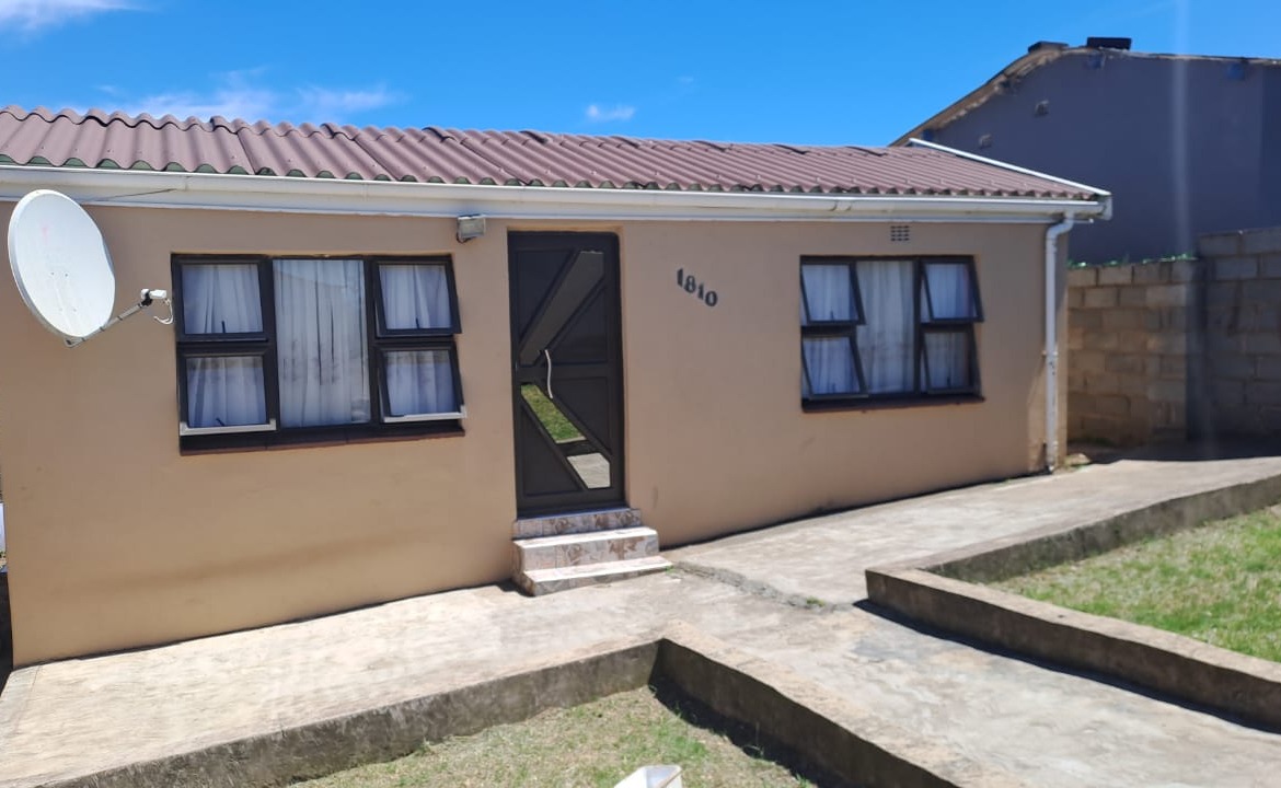 4 bedroom home in NU 16 Mdantsane for sale