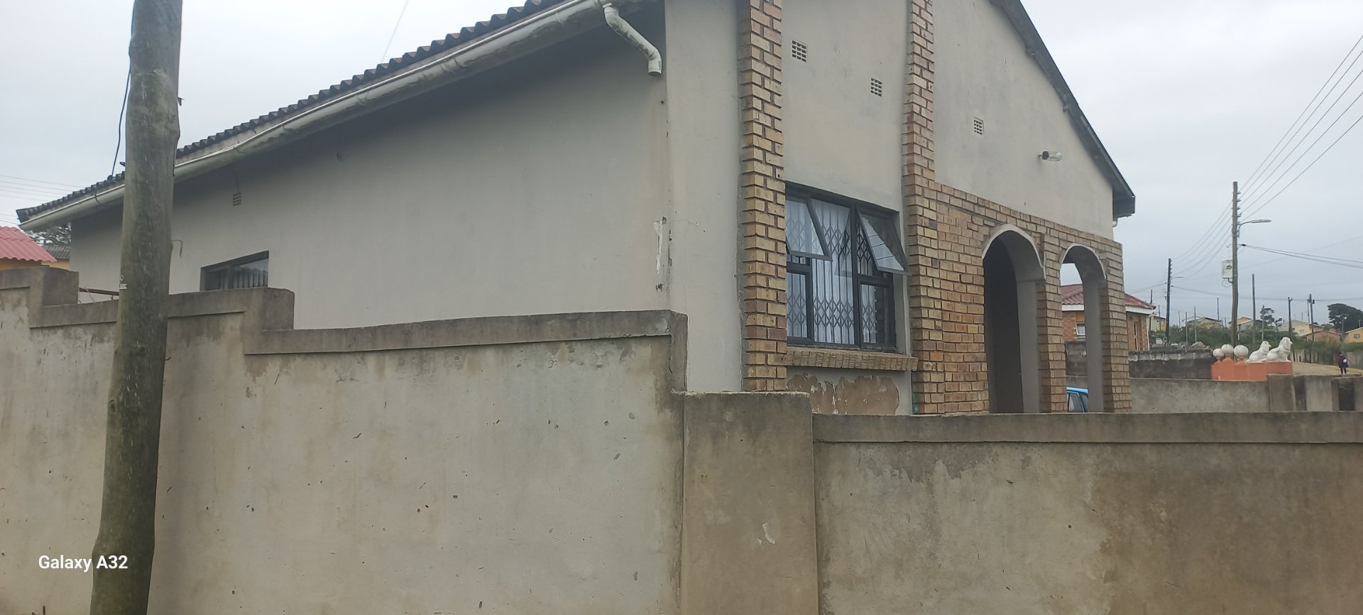 2 Secure & Spacious Family Living in a Prime Location