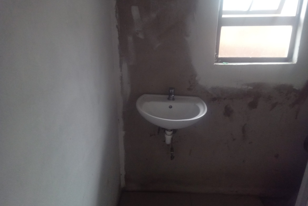 5 FLATS FOR SALE!