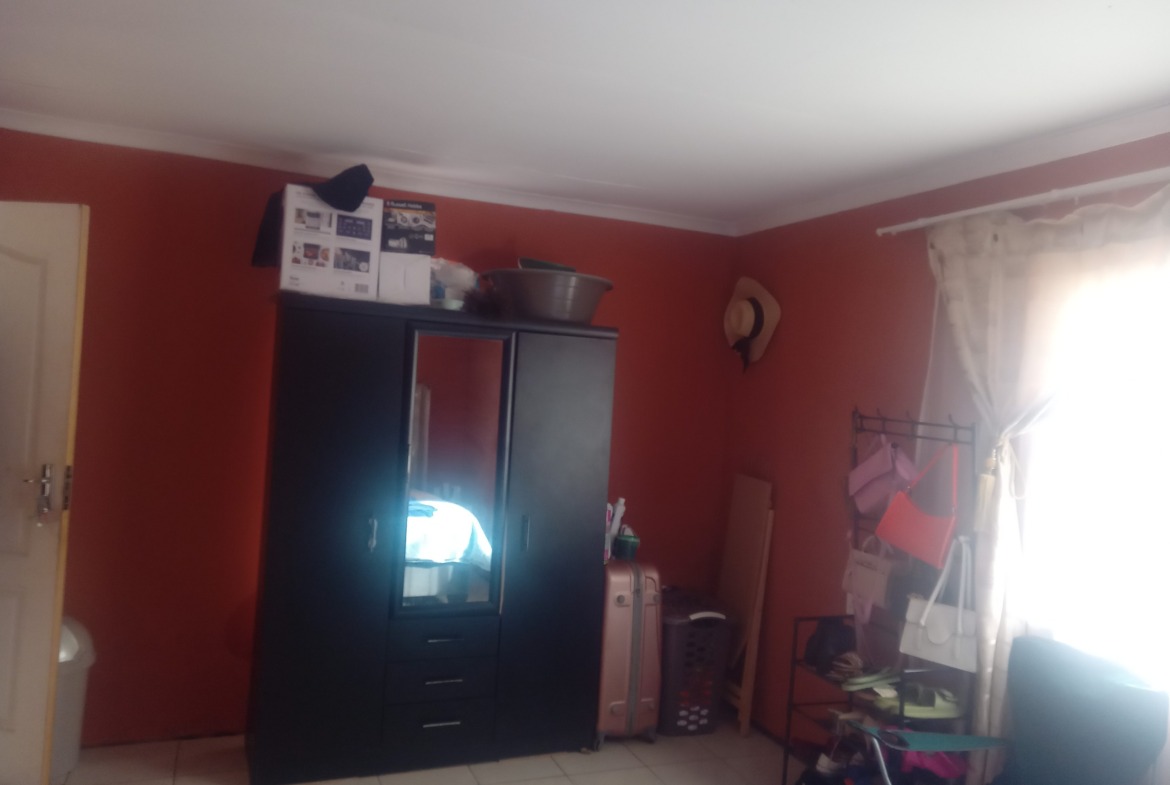 5 FLATS FOR SALE!