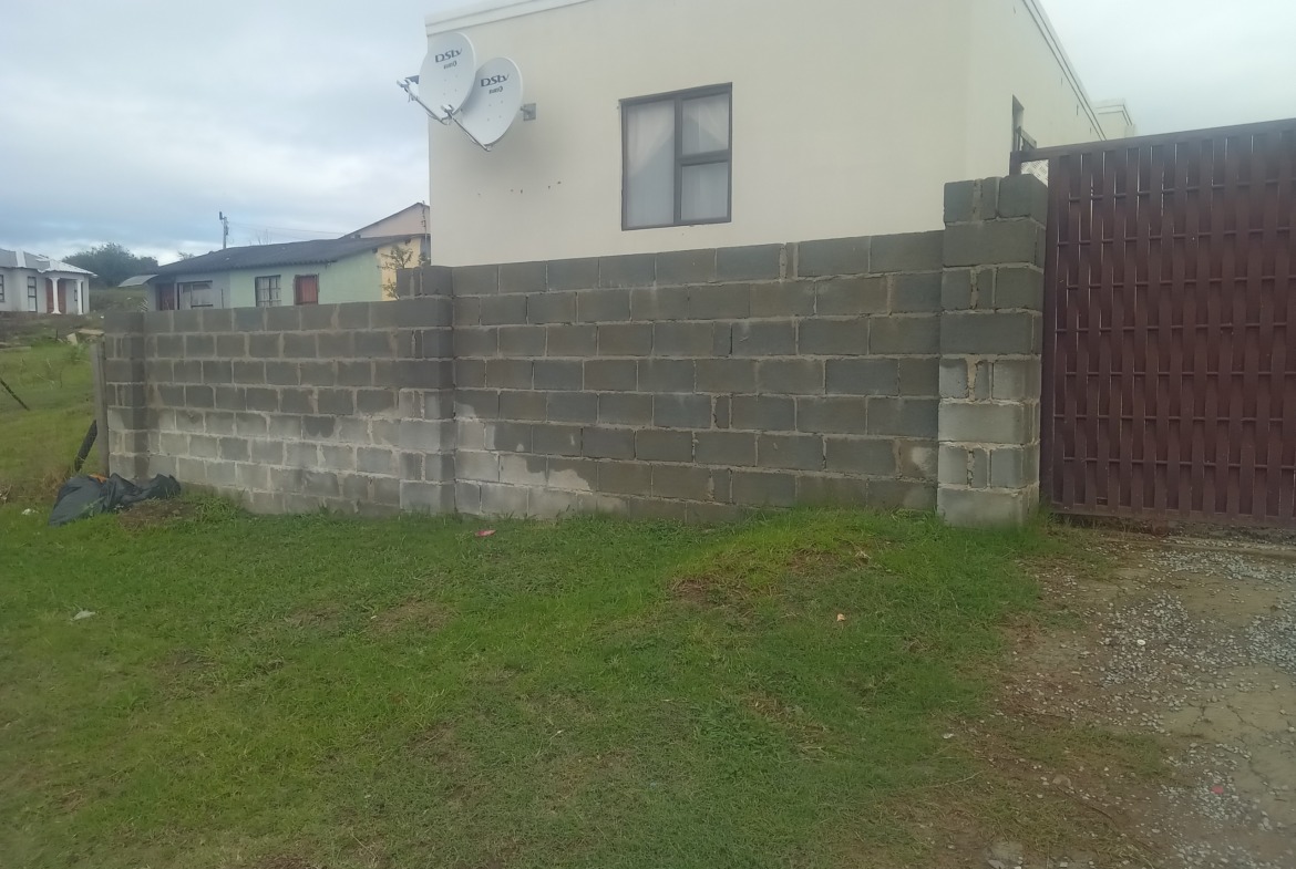 5 FLATS FOR SALE!