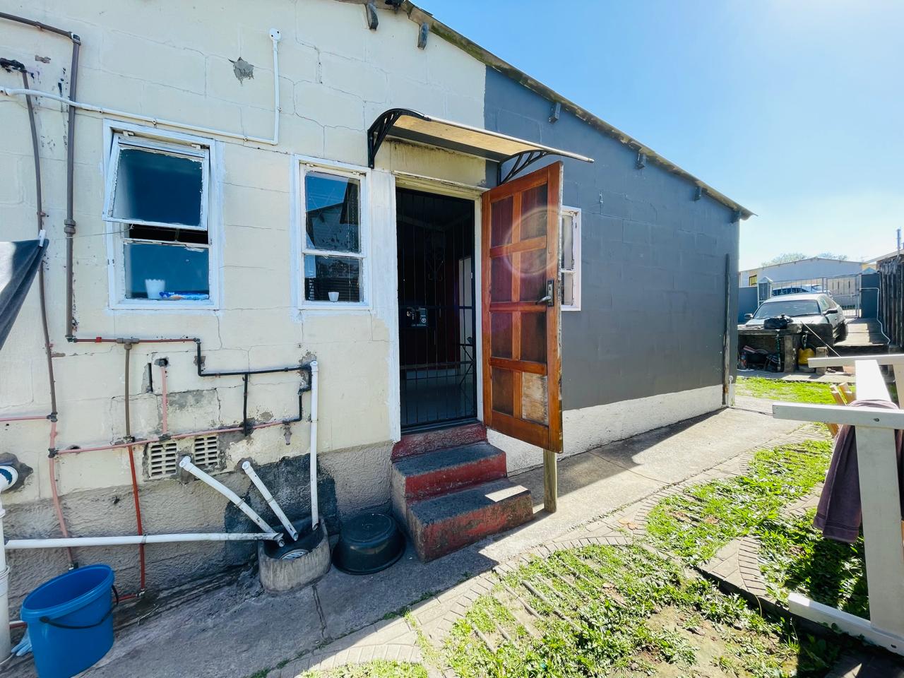 21 2 Bedroom House for Sale in Buffalo Flats