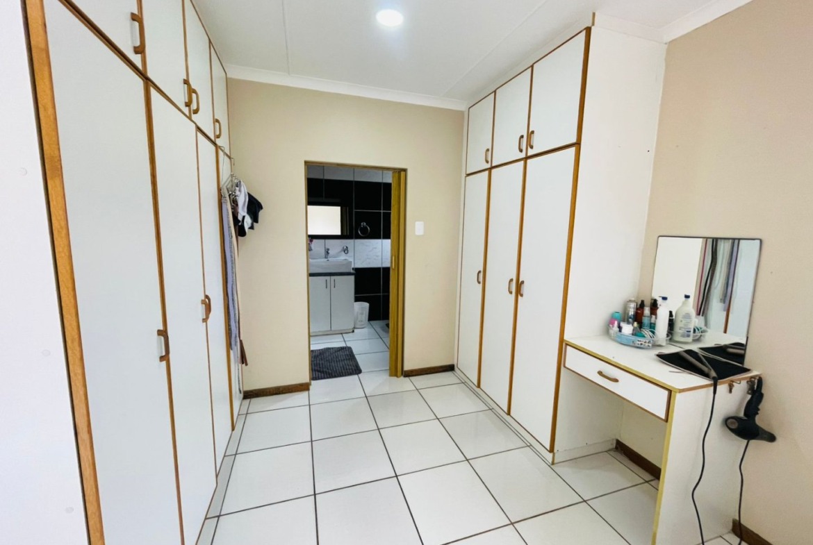 3 Bedroom House for Sale in Gonubie