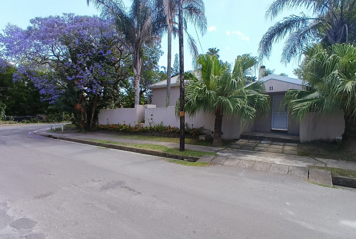 Charming Family Home with Granny Flat and Bachelor Apartment in Abbotsford For sale!