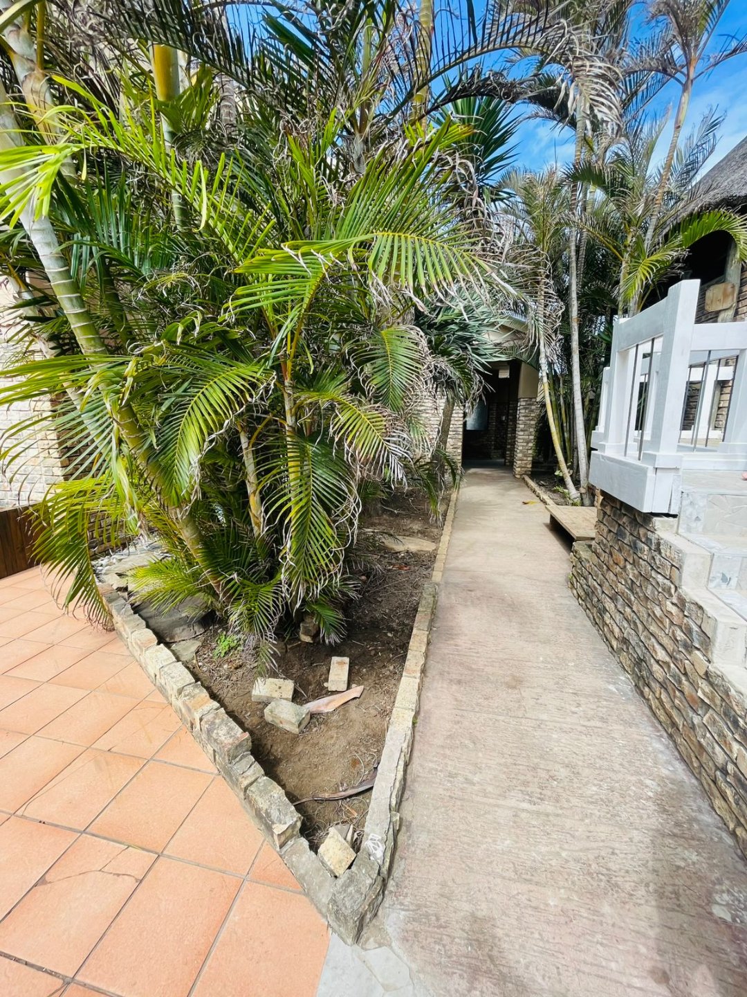 28 3 Bedroom House for Sale in Gonubie
