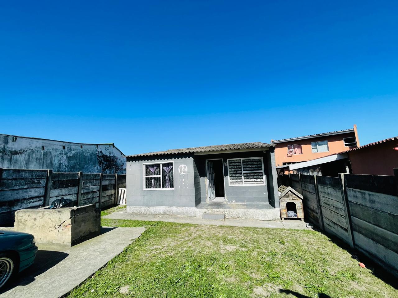 3 2 Bedroom House for Sale in Buffalo Flats