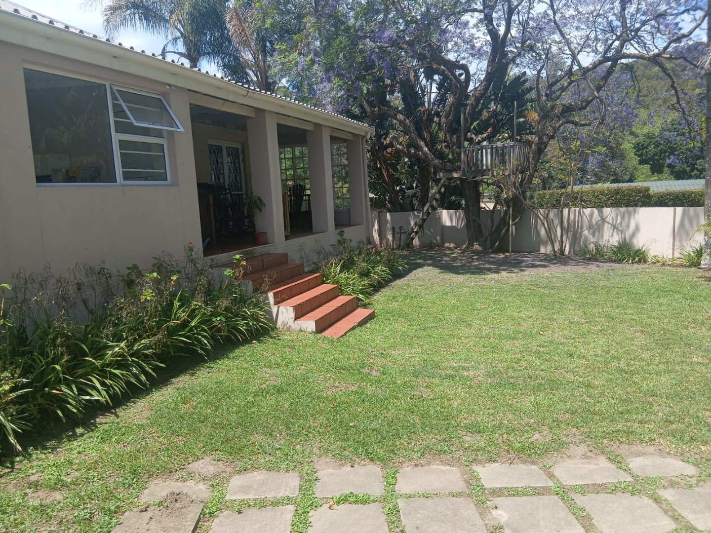 3 Charming Family Home with Granny Flat and Bachelor Apartment in Abbotsford For sale!