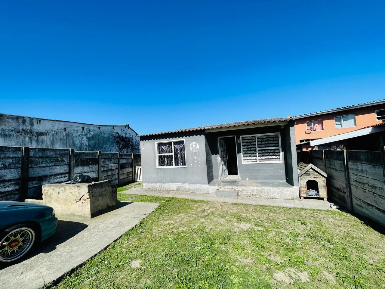 4 2 Bedroom House for Sale in Buffalo Flats