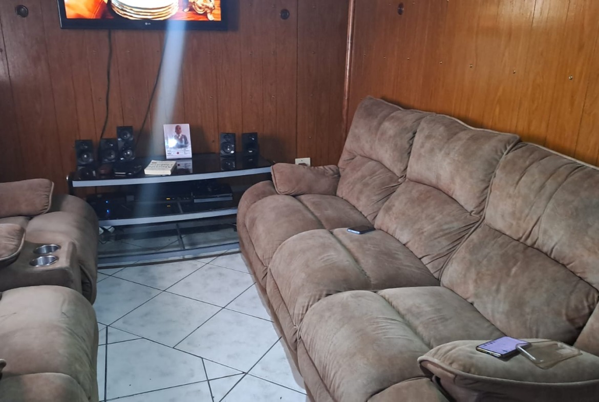 4 bedroom home in NU 16 Mdantsane for sale