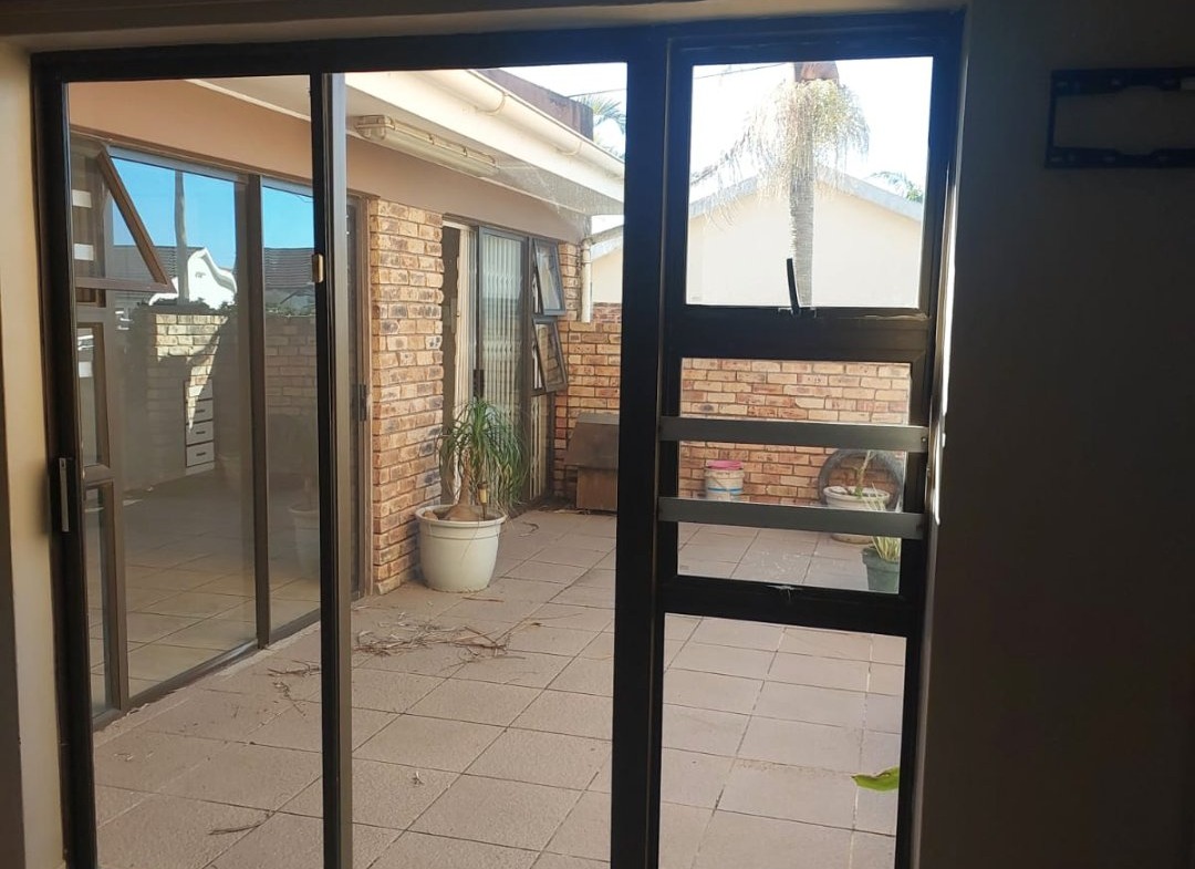 3 Bedroom House for Sale in Gonubie
