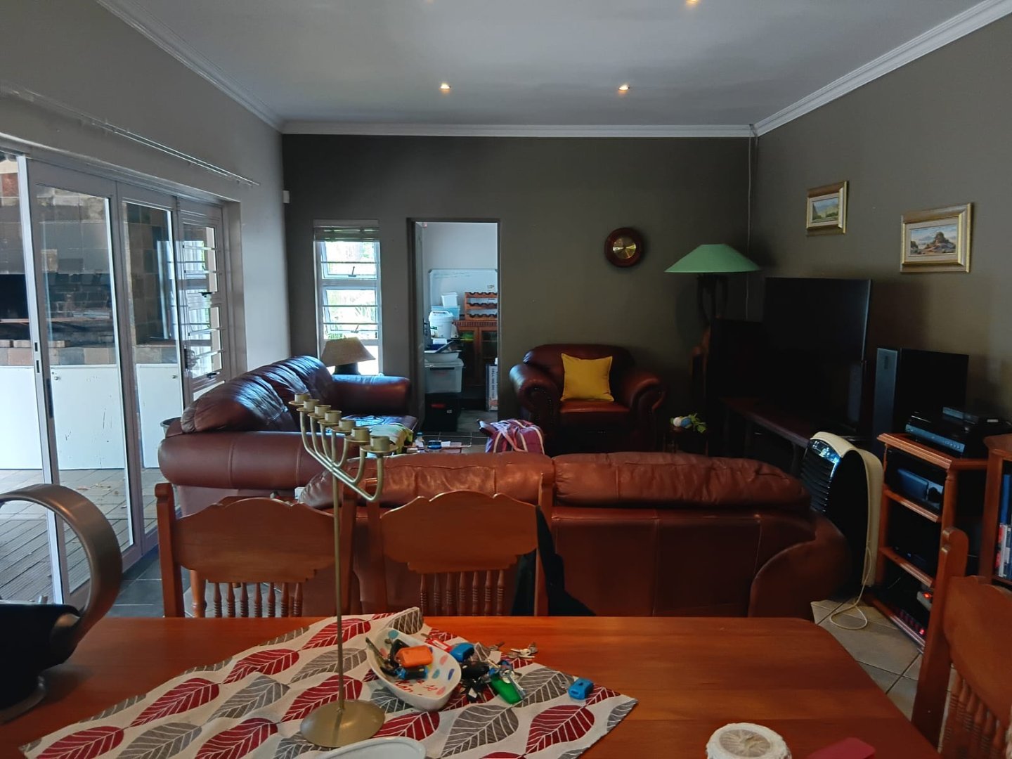 5 Charming Family Home with Granny Flat and Bachelor Apartment in Abbotsford For sale!
