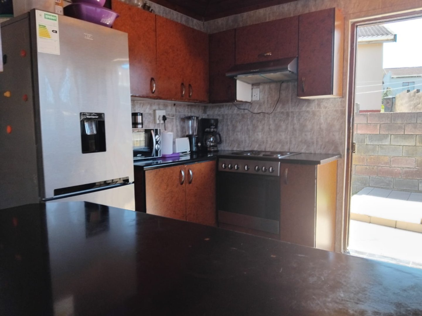5 BEAUTIFUL 3 BEDROOM HOME WITH FLATLET