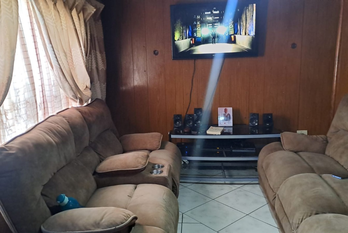 4 bedroom home in NU 16 Mdantsane for sale
