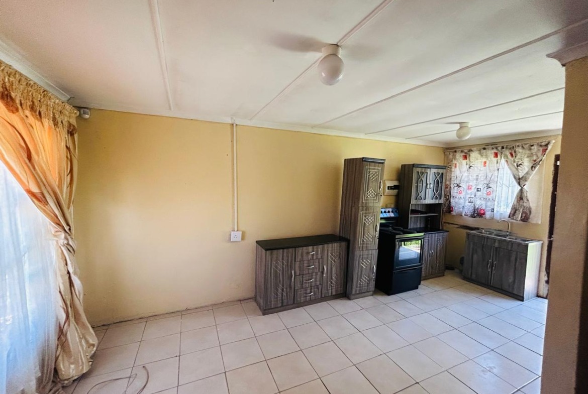2 BEDROOM HOUSE IN NU17 MDANTSANE FOR SALE!