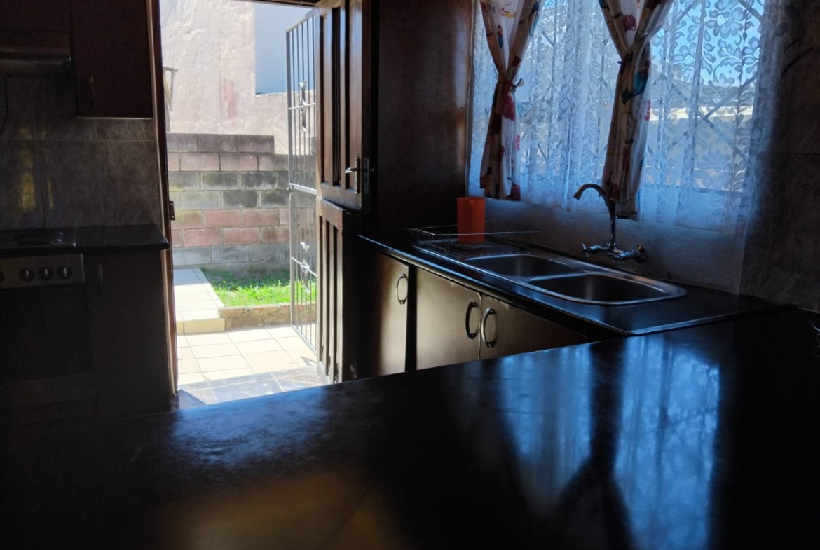 BEAUTIFUL 3 BEDROOM HOME WITH FLATLET