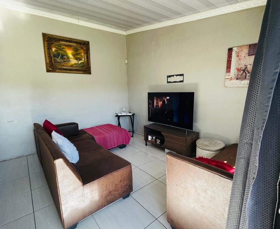2 Bedroom House for Sale in Buffalo Flats