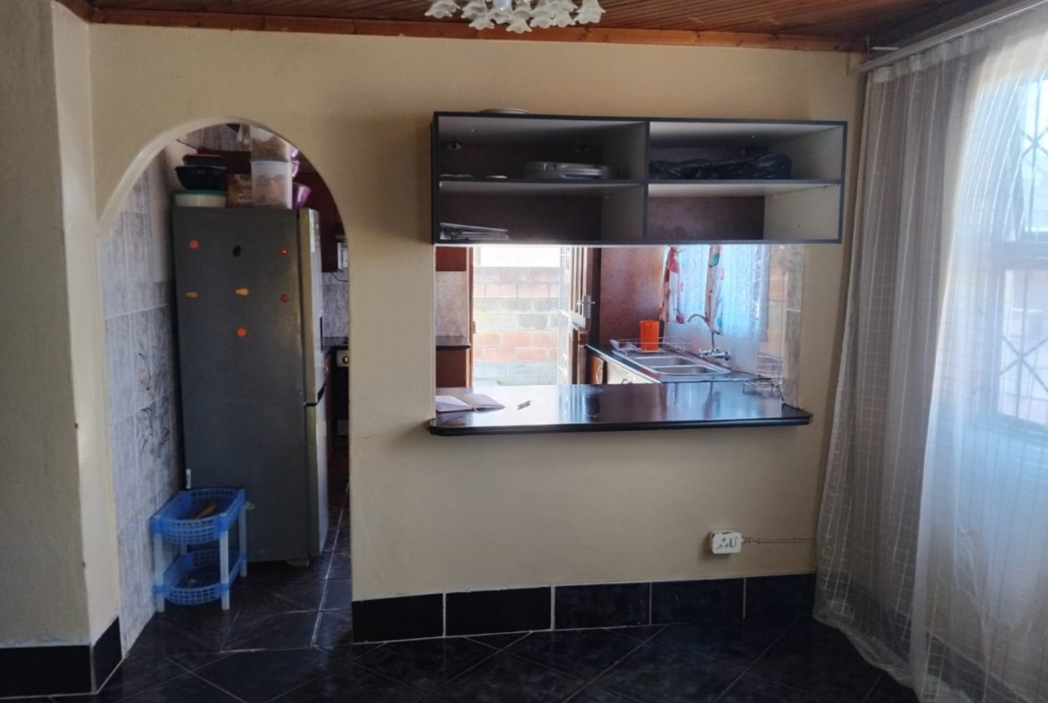 BEAUTIFUL 3 BEDROOM HOME WITH FLATLET