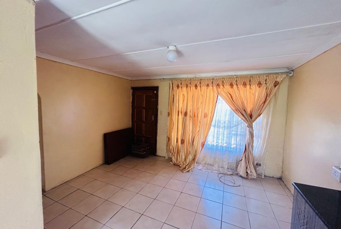 2 BEDROOM HOUSE IN NU17 MDANTSANE FOR SALE!