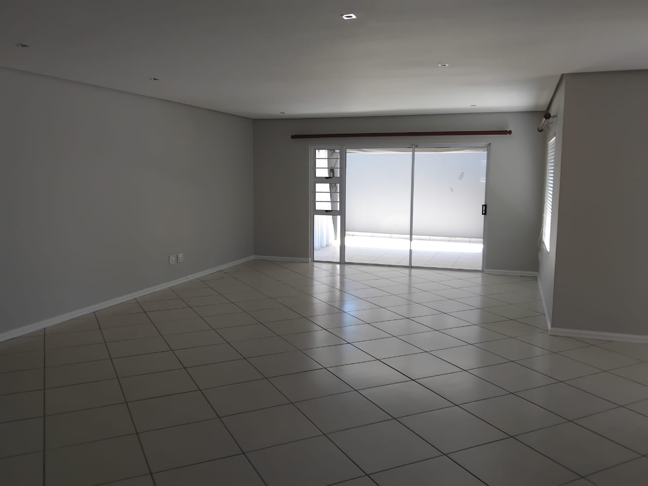 8 Family home in peaceful estate for sale