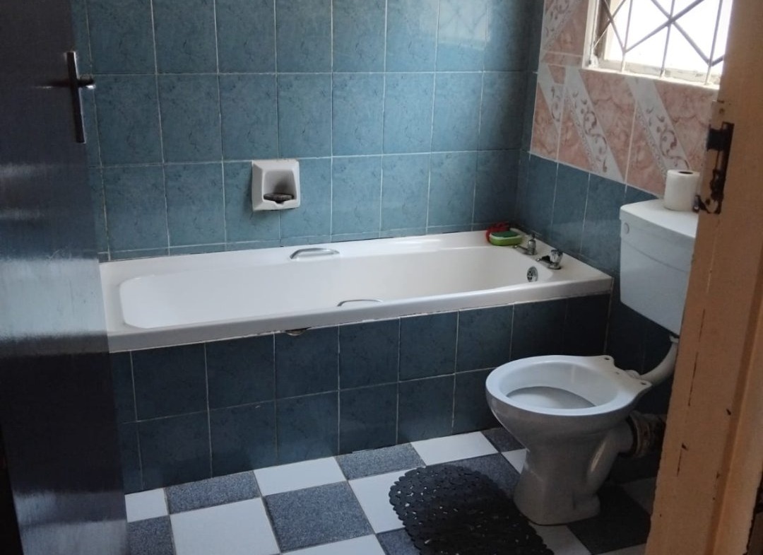 BEAUTIFUL 3 BEDROOM HOME WITH FLATLET