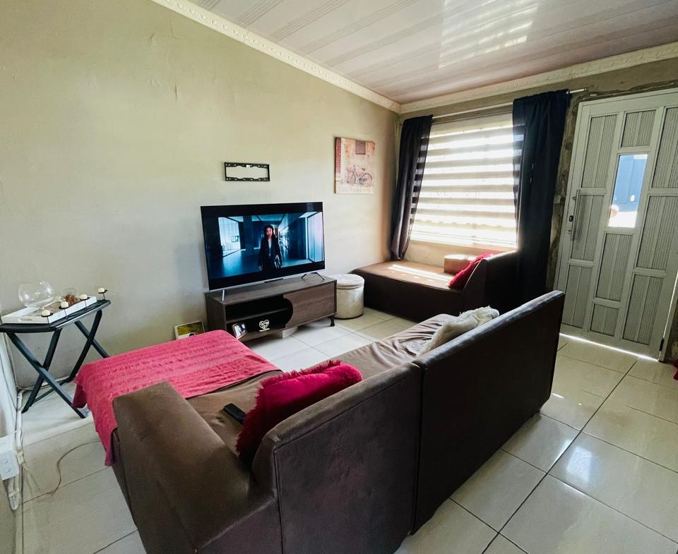2 Bedroom House for Sale in Buffalo Flats