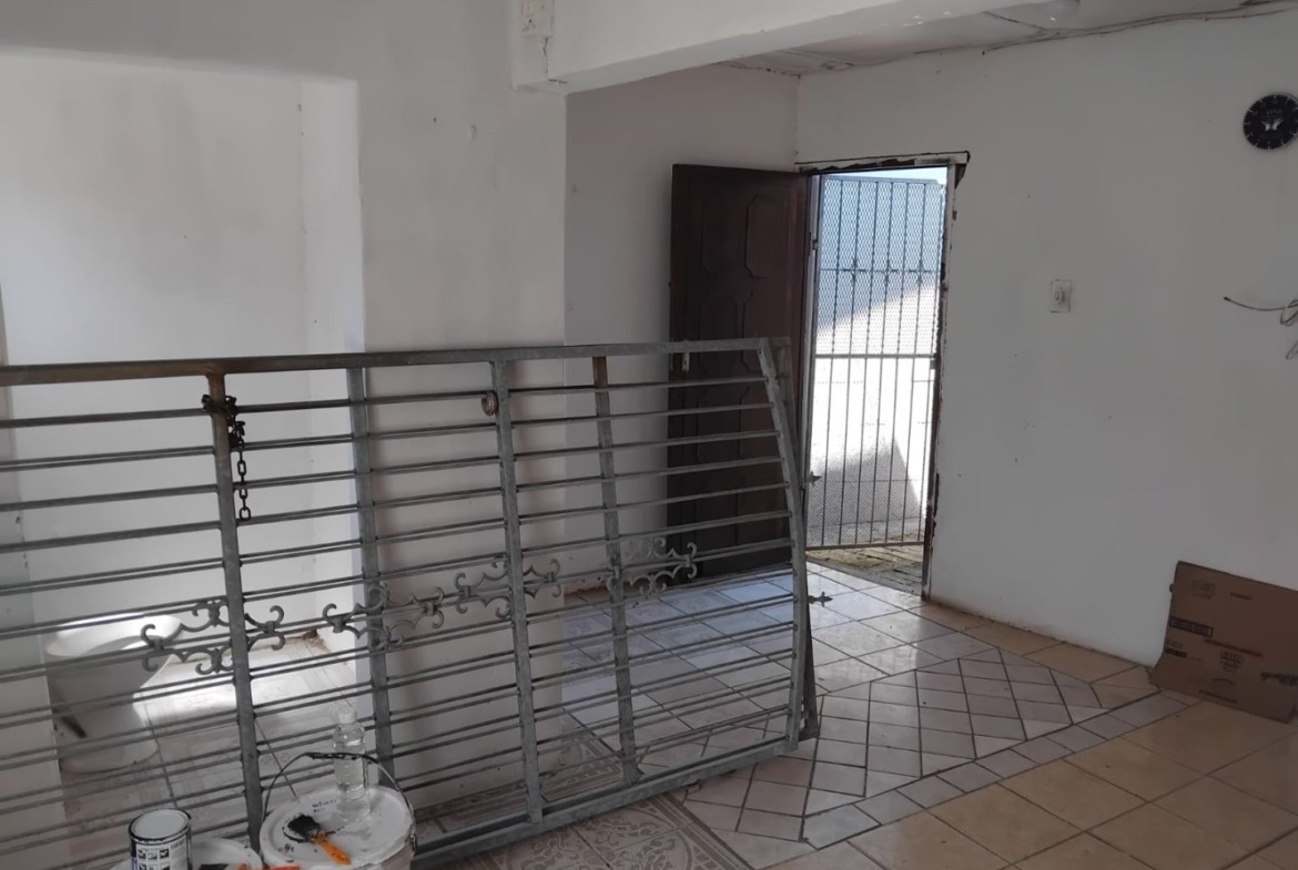 BEAUTIFUL 3 BEDROOM HOME WITH FLATLET