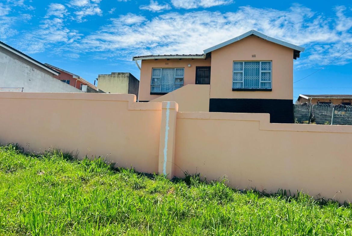 2 BEDROOM HOUSE IN NU17 MDANTSANE FOR SALE!