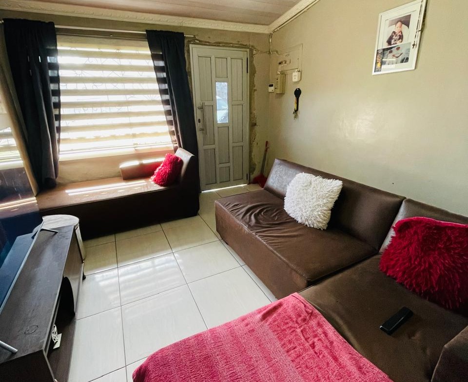 2 Bedroom House for Sale in Buffalo Flats