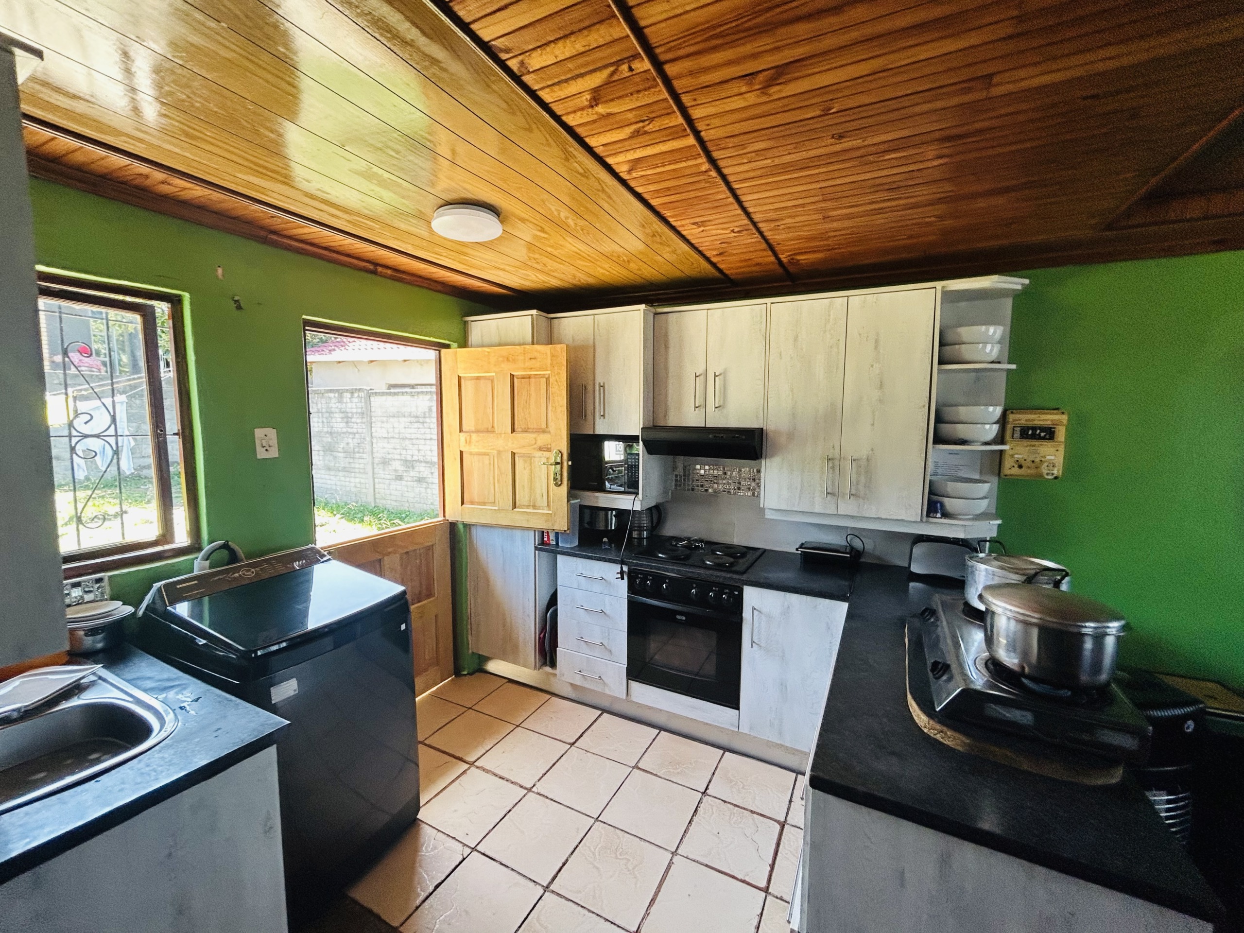IMG_2208 Charming 2 bedroom house in Haven Hills