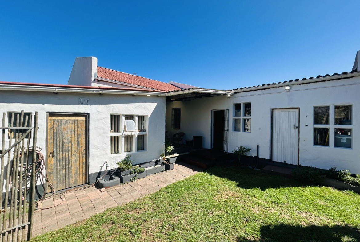 4 Bedroom home for sale in Quigney!